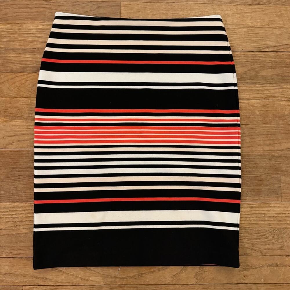 Ann Taylor black white orange stripe pull on knee length pencil skirt sz 4
 b49